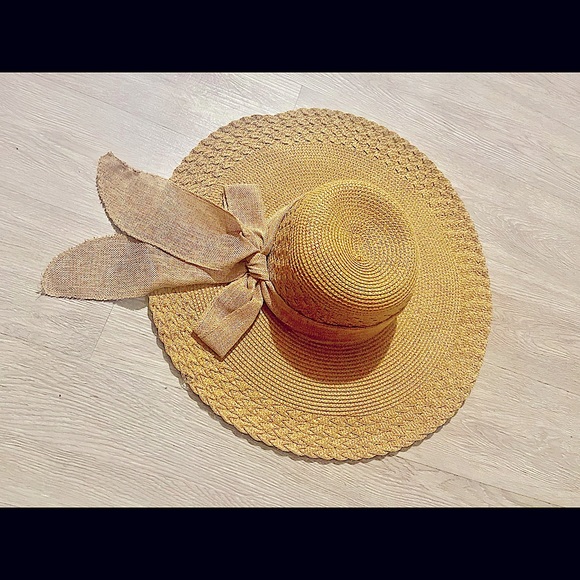 Two Spring/ Summer Hats - Picture 2 of 3